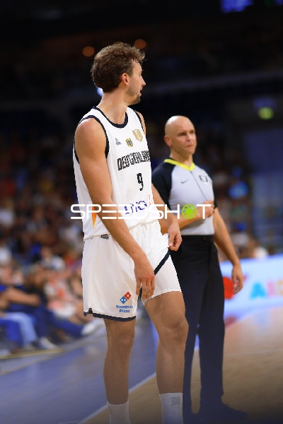 Franz Wagner (9; Deutschland) in Position