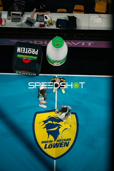 Anwurf vor Spielbeginn