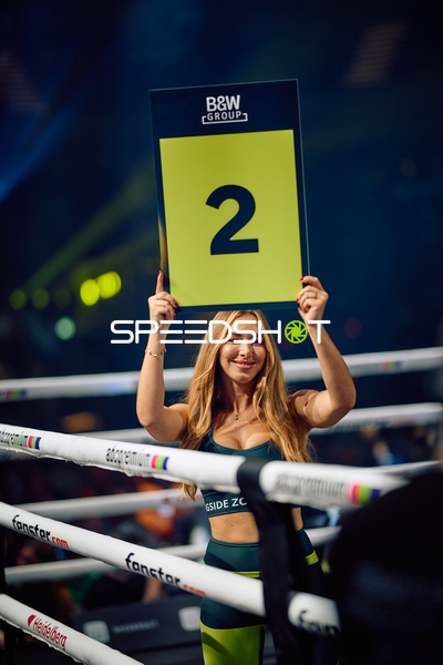 Nummerngirl hält Runde 2