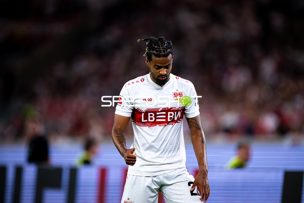 Lorenz Assignon (22; VfB Stuttgart) in Aktion