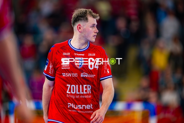 Aktion von Maximilian Hejny (64;SG BBM Bietigheim) in Halbzeit