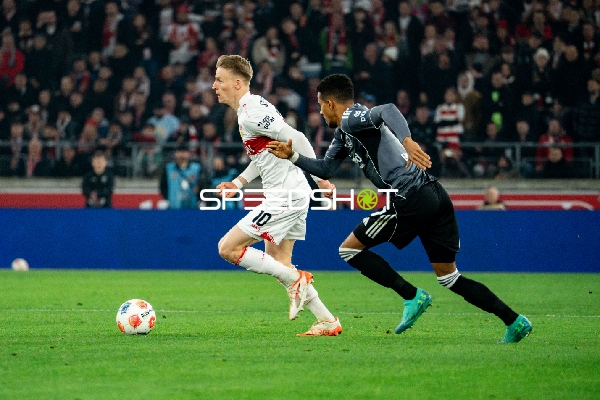 Laufduell um den Ball