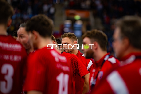 Iker Romero (Co-Trainer; SG BBM Bietigheim) gibt Anweisungen