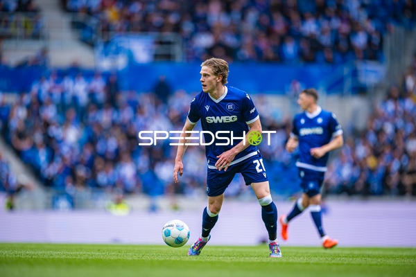 Ballführung David Herold (20, Karlsruher SC)