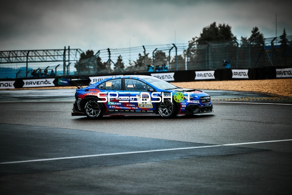 STI (88): Rintaro Kubo, Tim Schrick auf nasser Strecke