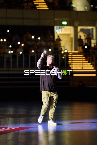 Moderation im SNP Dome