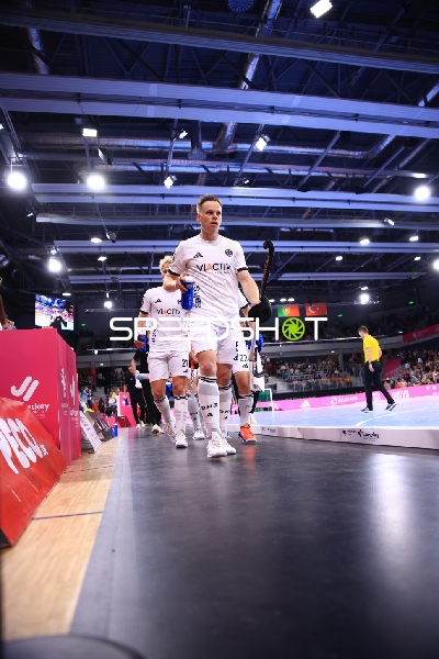 Spieler von Deutschland betreten Halle