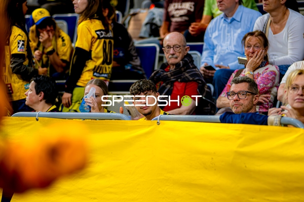 Publikumsszene vor Spiel