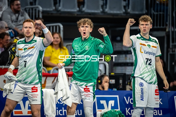 Jubel bei Tomas Piroch (7; SC DHfK Leipzig) und Anton Voß (34; SC DHfK Leipzig)