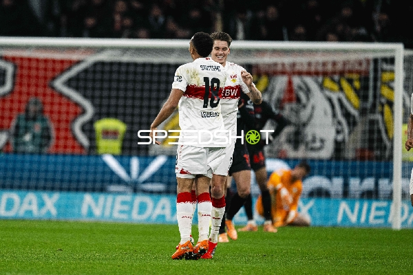 Torjubel von Jamie Leweling (18; VfB Stuttgart) und Ramon Hendriks (3; VfB Stuttgart)