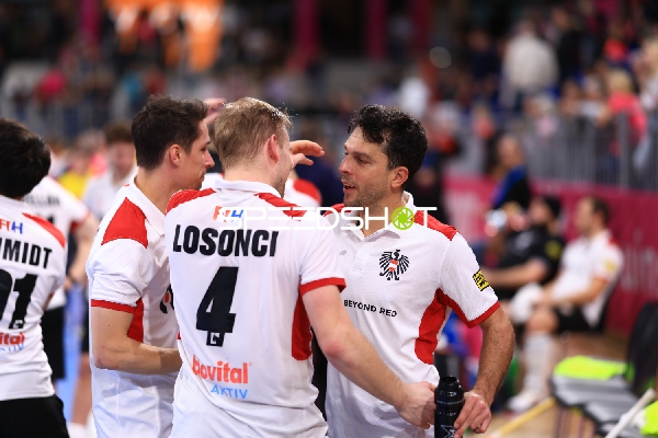 Benjamin STANZL (13; Österreich) und Sebastian EITENBERGER (5; Österreich) im Gespräch