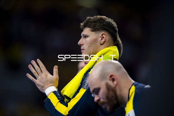 Konzentrierter Mike Jensen (20; Rhein Neckar Löwen) vor dem Spiel