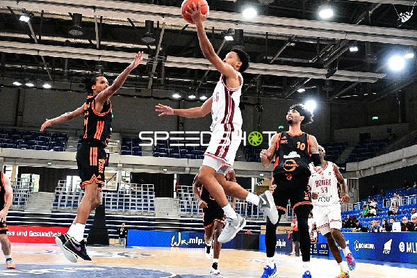 Wurfversuch und Verteidigung