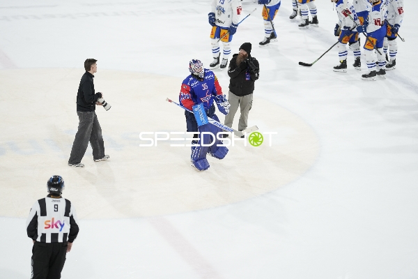 Torwart Ludovic Waeber (35; EHC Kloten) im Fokus