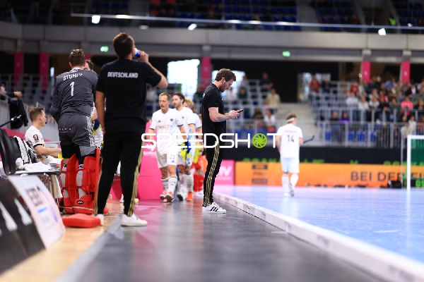 Jan-Philipp Fischer (23; Deutschland) und Tom Schmidt-Didlaukies (14; Deutschland) auf dem Spielfeld