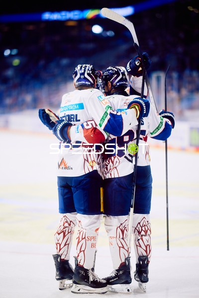 Jubel bei den Eisbären Berlin nach Torerfolg