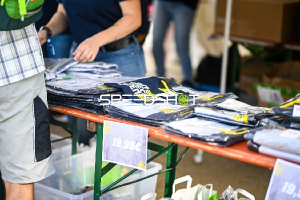 Verkauf von Fanartikeln