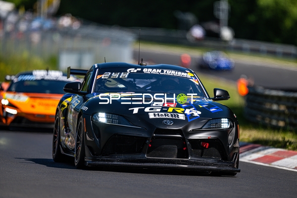 Rennfahrzeug auf der Nordschleife