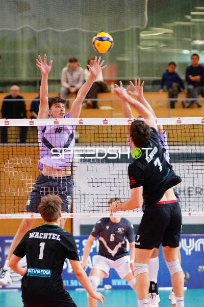 Spielszene mit Leonas Fritsche (16; VCO Berlin)