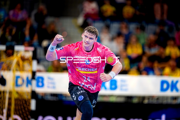 Wurf auf das Tor von Lukas Laube (24; TVB 1898 Stuttgart)