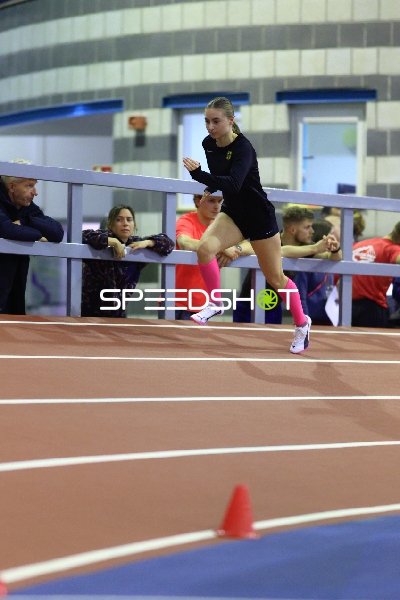 {10007_???} auf der Laufbahn