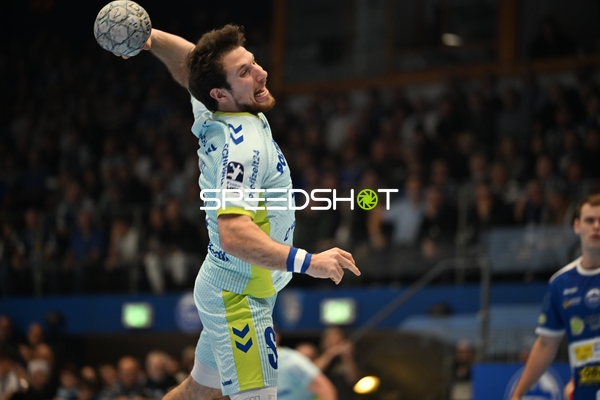 Aleksandar Capric (6; ThSV Eisenach) wirft aufs Tor