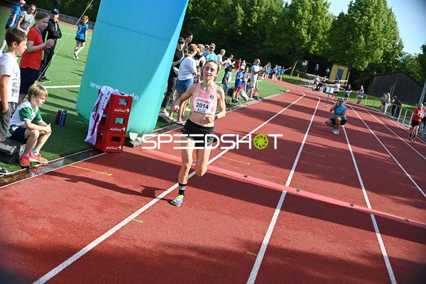 Läuferin beim TVE Sommerlauf Edingen