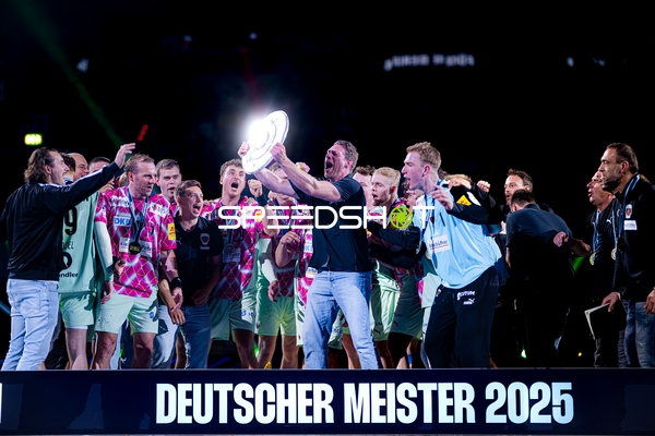 Füchse Berlin feiern Meisterschaft