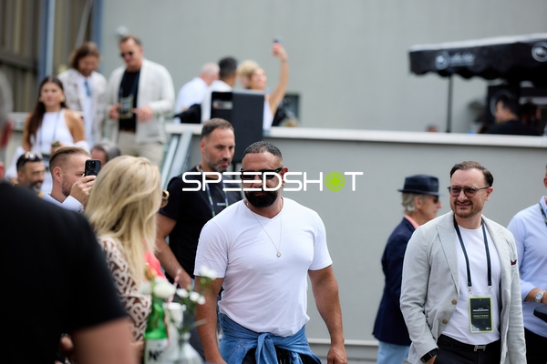 Ringside-Zone Face-Off in Heidelberg