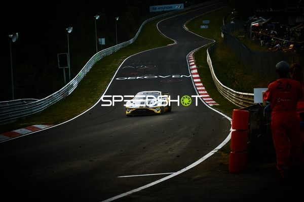 Rennfahrzeug auf der Nordschleife