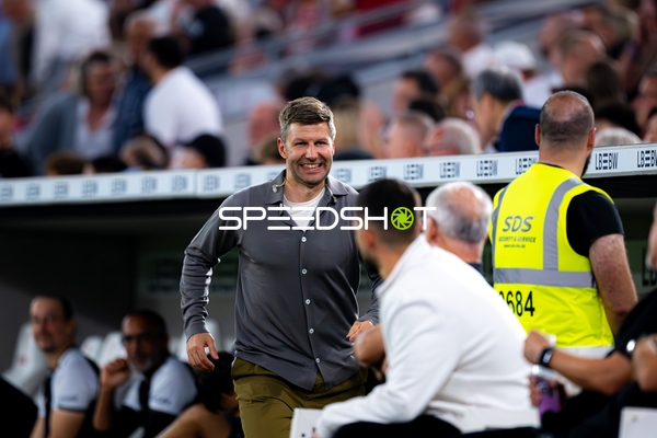 Trainer an der Seitenlinie