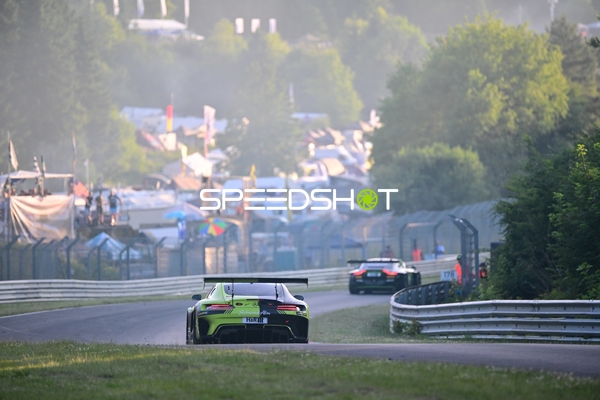 Rennfahrzeuge auf der Nordschleife