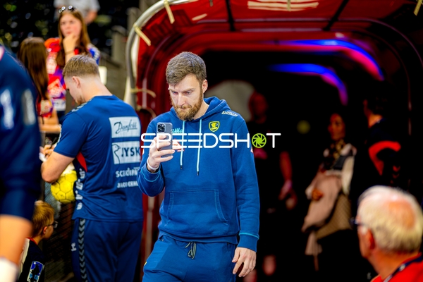 Warmup Kevin Sandomir Andre Bechtold (99;Rhein Neckar Löwen)