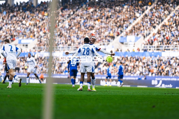 Jubel von 28; Hertha BSC und Team