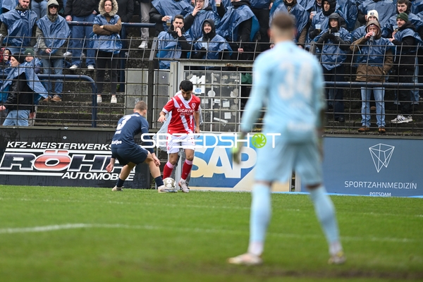 Zweikampf um den Ball