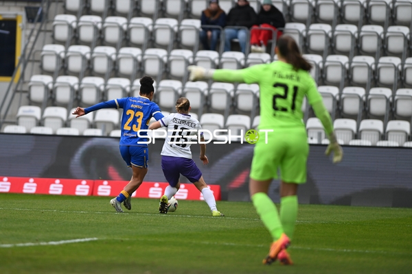 Zweikampf um den Ball