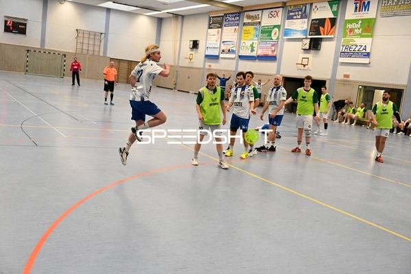 Dynamischer Sprungwurf beim Handball