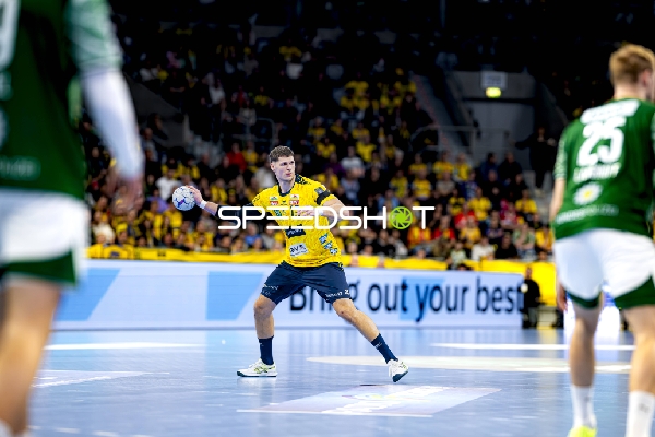 Wurf von Sebastian Heymann (13; Rhein Neckar Löwen)