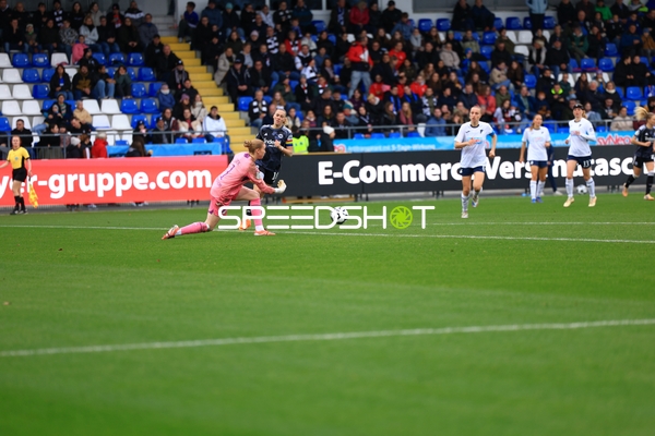 Torwartabwehr im Pokalspiel