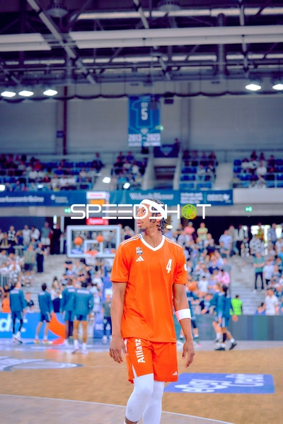 Spieler erkannt Nate Hinton (4;Ratiopharm Ulm)