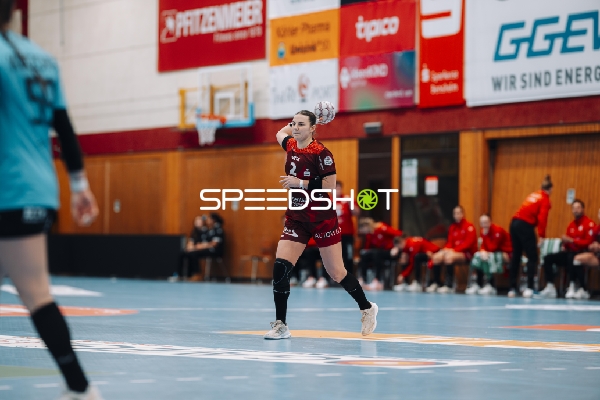 Szene mit Mareike Thomaier (2; HSG Bensheim/Auerbach)