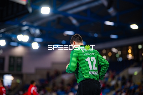 Filip Baranasic (12; SG BBM Bietigheim) steht bereit im Tor