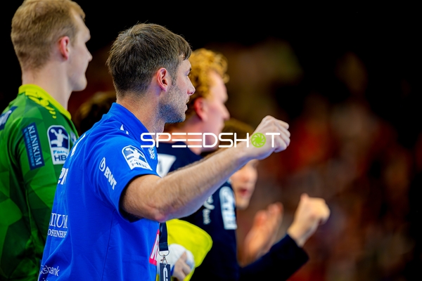 Jubel an Seitenlinie