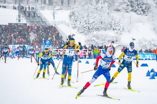 Biathleten in Aktion bei Verfolgung