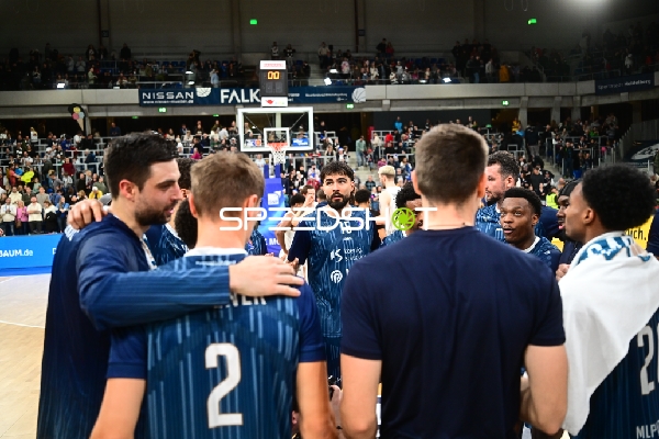 Szene mit Marcel Keßen (15; MLP Academics Heidelberg) und Teamkollegen