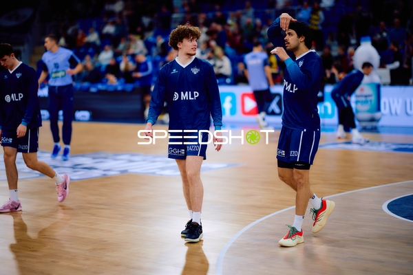 Spieler des MLP Academics Heidelberg beim Aufwärmen