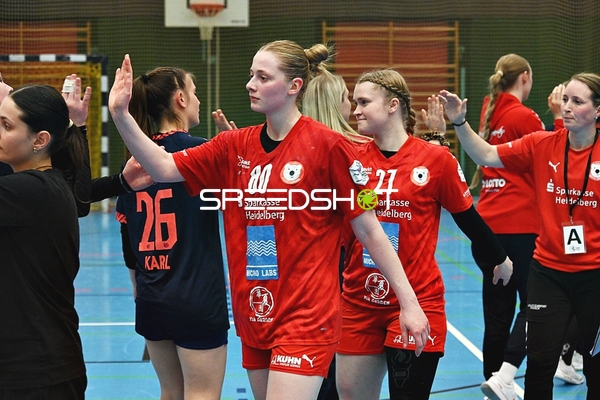 Spielende Abklatschen zwischen Kurpfalz Bären und Mainz 05