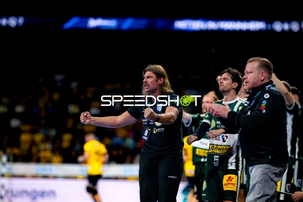 Trainer und Spieler im Gespräch