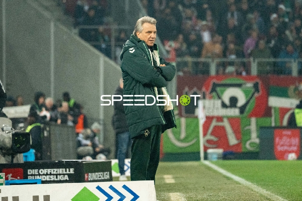 Trainer an der Seitenlinie