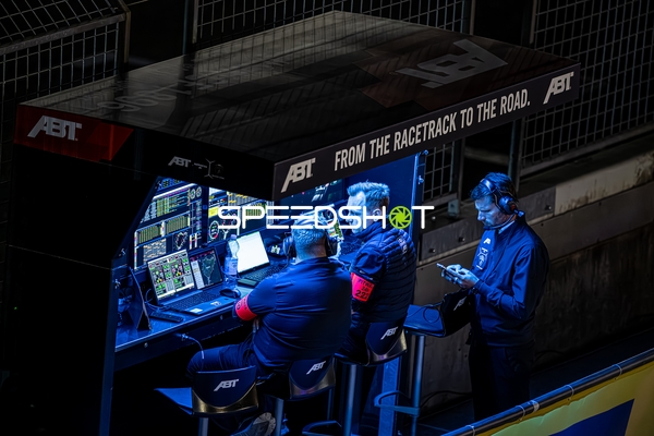 ABT Team an der Pit Wall